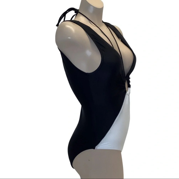 Venus Size 6 Colorblock Cutout Swimsuit One Piece Bathing Suit. New Without Tag - Picture 3 of 5